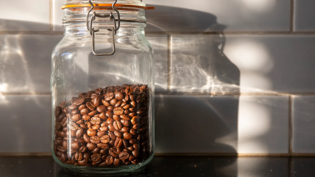 Banyak yang Keliru! Ini 3 Tips Simpan Kopi Biar Gak Cepat Basi
