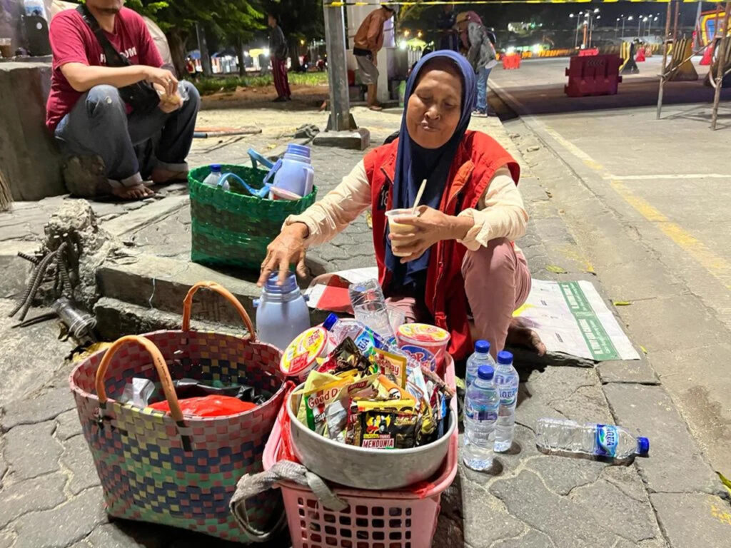 Ramai Pemudik Tapi Sepi Pembeli? Pedagang Kopi di Bakauheni Ungkap Fakta Mengejutkan Ini