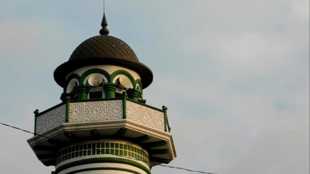 Nikmatnya Berbuka Kopi Arab di Masjid Menara Semarang, Tradisi yang Bikin Penasaran!