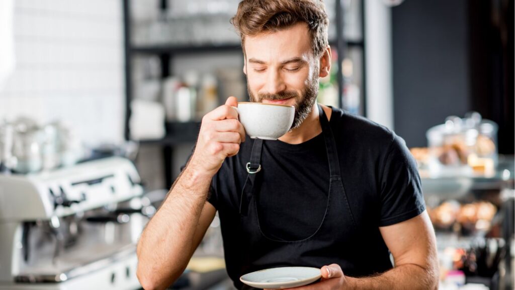 Bukan Kopinya yang Bikin Tua! Kebiasaan Ngopi Ini Diam Diam Percepat Penuaan Kulit