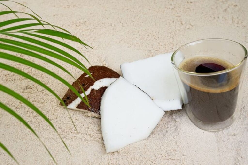 Tren Baru! Kopi Campur Air Kelapa, Benarkah Lebih Sehat dari Kopi Biasa?