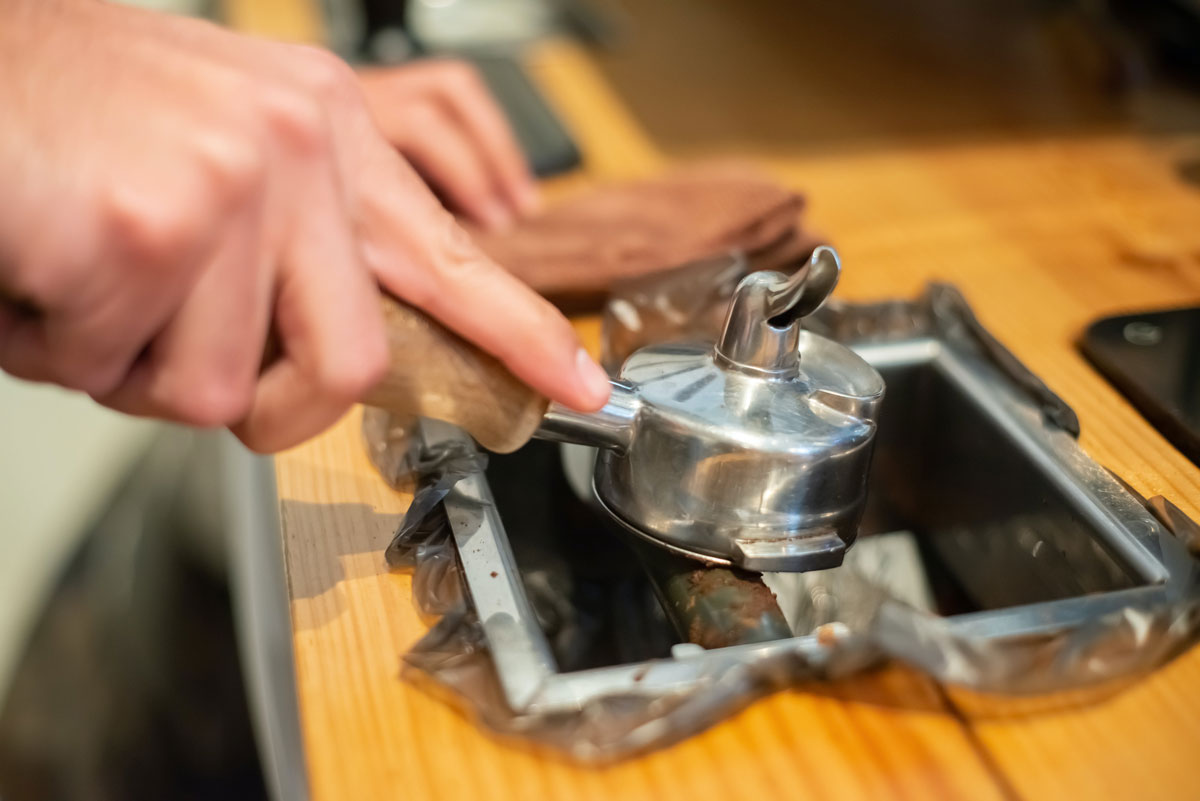 Fungsi Knock Box untuk Espresso, Alat Kecil yang Bikin Barista Kerja Lebih Cepat dan Bersih!