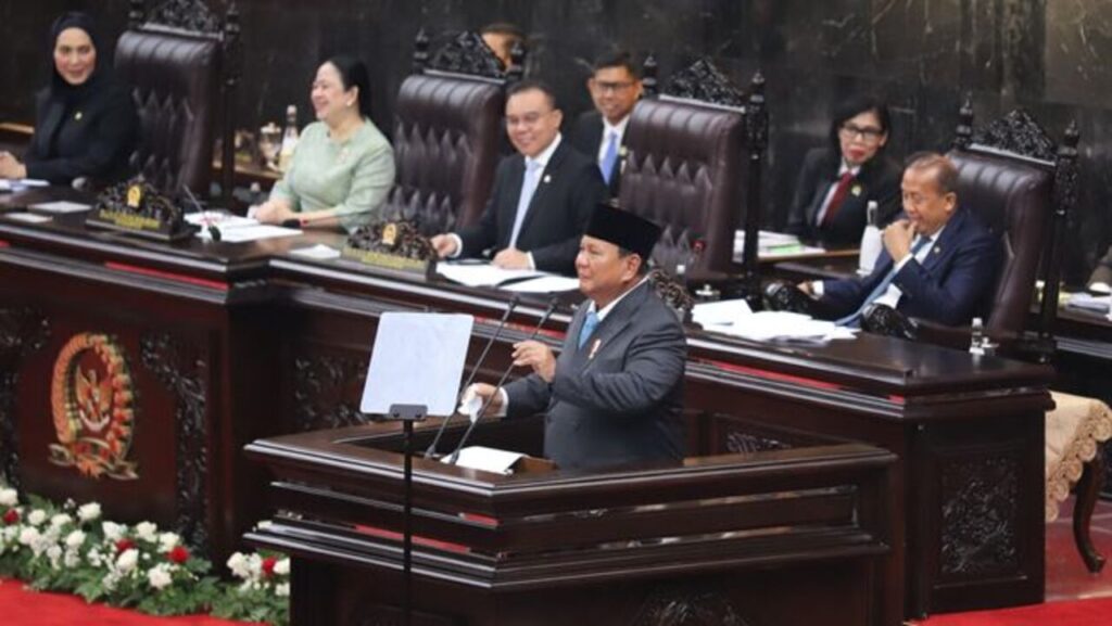 Prabowo Subianto Tertangkap Kamera Minum Kopi di Rapat Paripurna, Netizen Ramai Bahas!